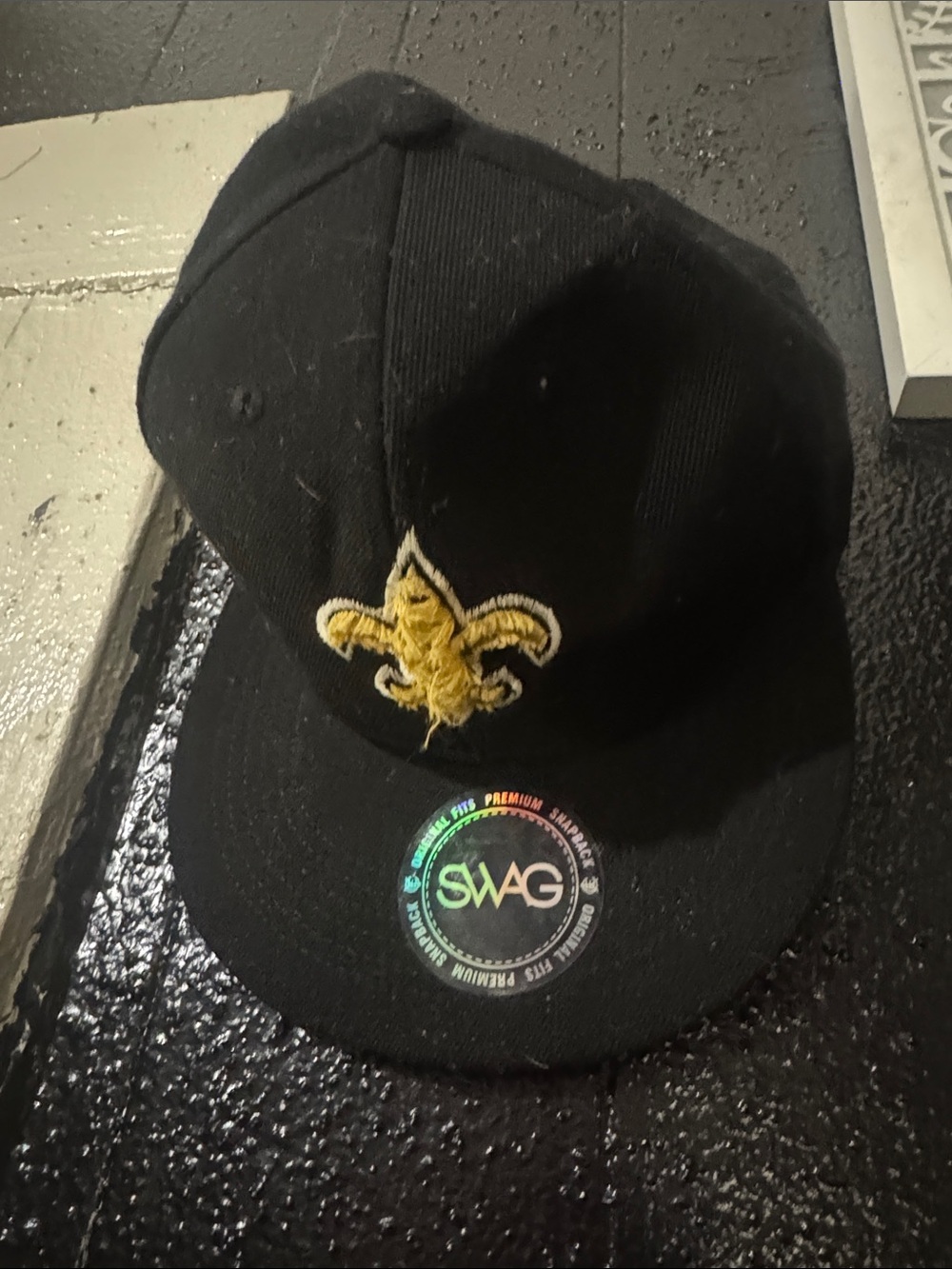 Unbranded Men's Black Cap with Gold Fleur-de-Lis Embroidery